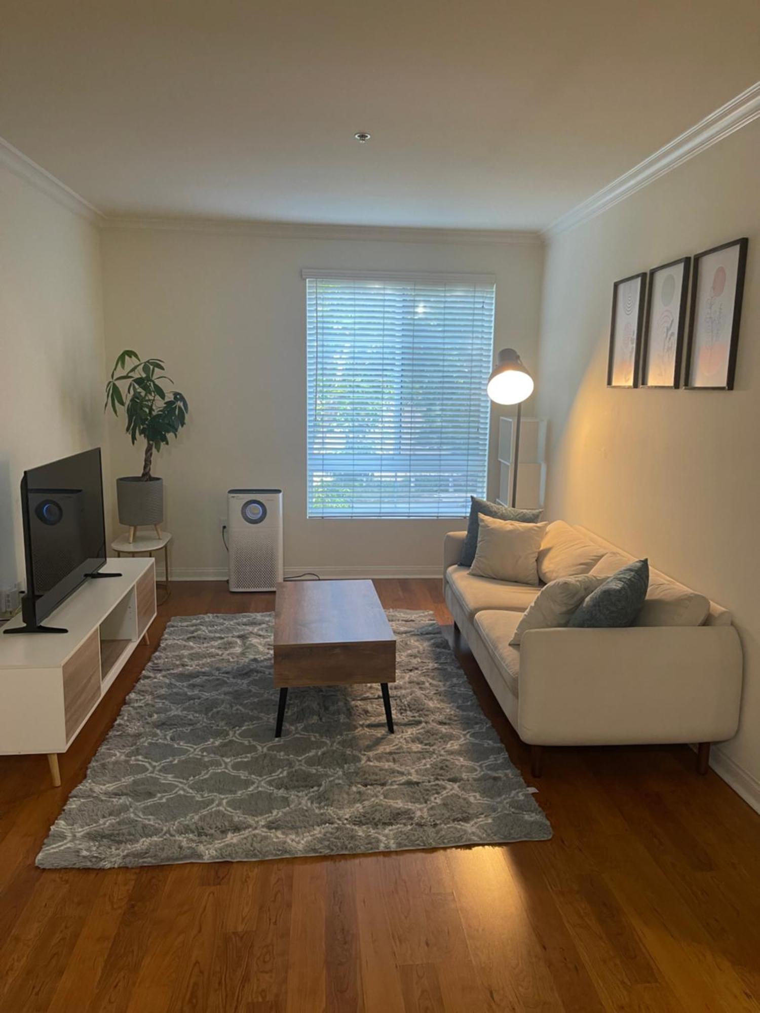 Lalas House- 1br With Free Parking, Pool And Sauna Los Angeles